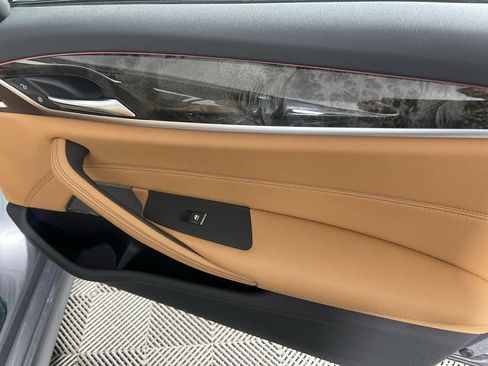 Certified 2023 BMW 530i xDrive w/ M Sport Package image 17