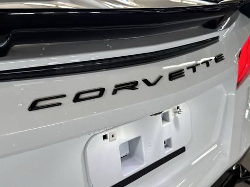 Used 2023 Chevrolet Corvette Stingray Premium Conv w/ Z51 Performance Package RWD image 11