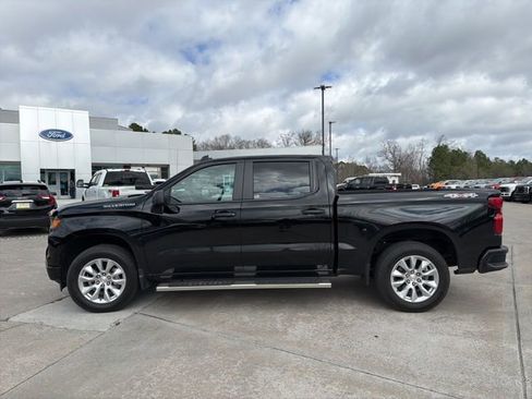 Used 2025 Chevrolet Silverado 1500 Custom image 5