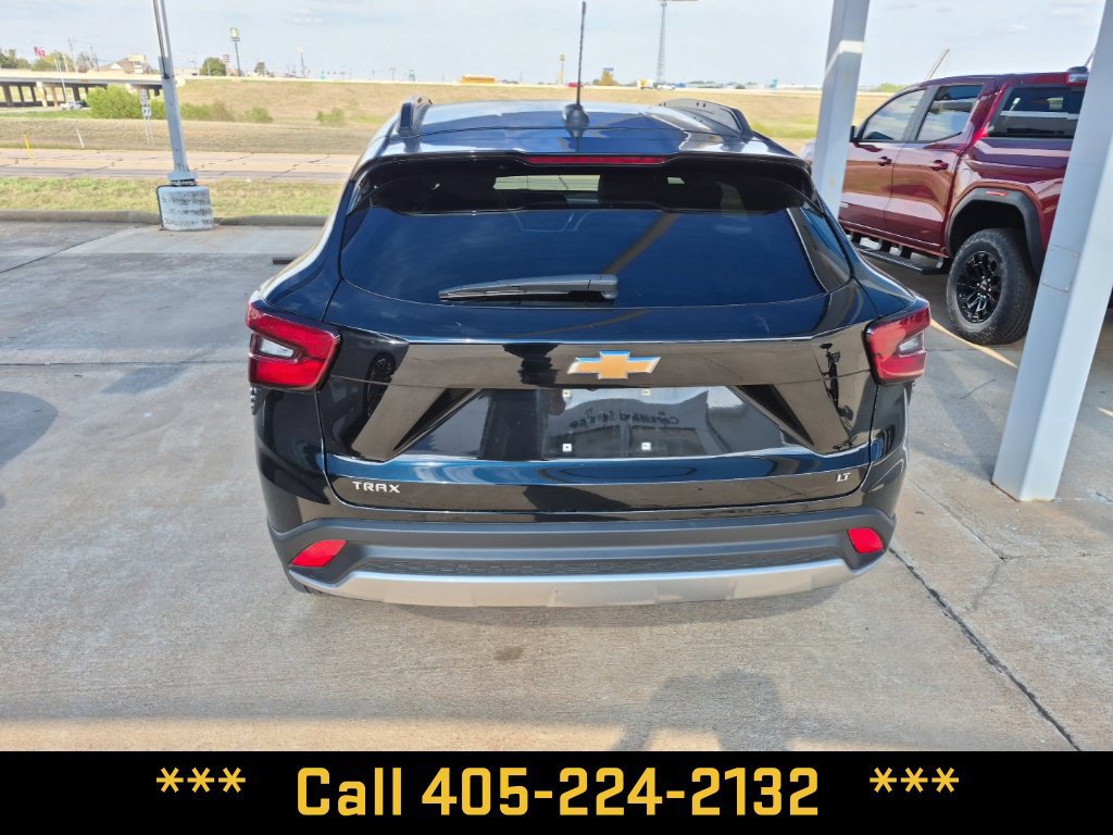 Used 2026 Chevrolet Trax LT FWD image 14