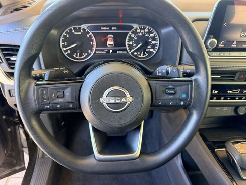 Used 2023 Nissan Rogue SV AWD/4WD image 22