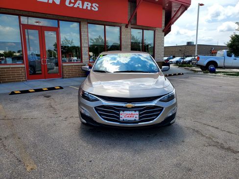 Used 2023 Chevrolet Malibu LT image 2