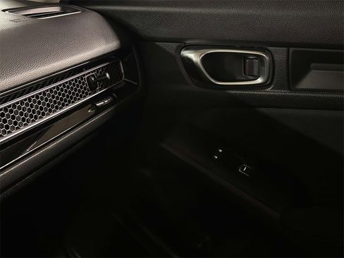 Used 2025 Honda Civic LX image 24