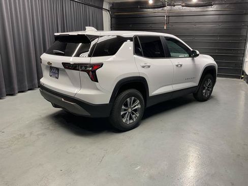 New 2026 Chevrolet Equinox LT w/ Convenience Package II AWD/4WD image 8
