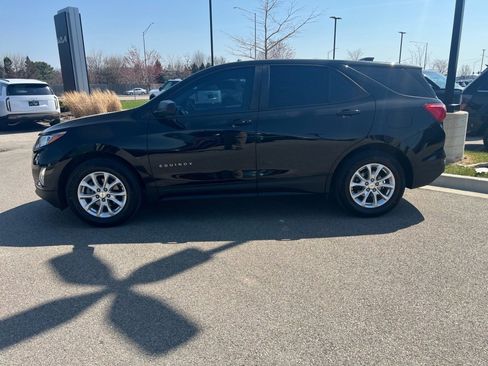 Used 2020 Chevrolet Equinox LS image 3