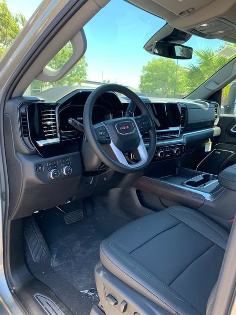 New 2026 GMC Sierra 2500 SLT w/ SLT Convenience Package AWD/4WD image 15