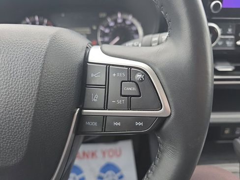 Used 2024 Toyota Highlander LE image 28