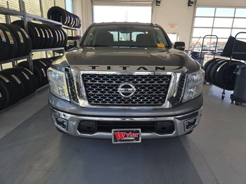 Used 2017 Nissan Titan SV image 2