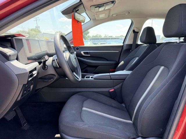 Used 2025 Hyundai Sonata SEL FWD image 16