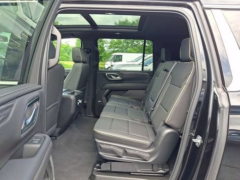 Used 2022 GMC Yukon XL SLT w/ SLT Premium Package AWD/4WD image 25