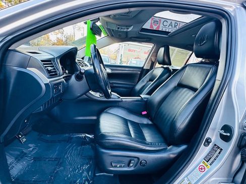 Used 2011 Lexus CT 200h Premium image 13