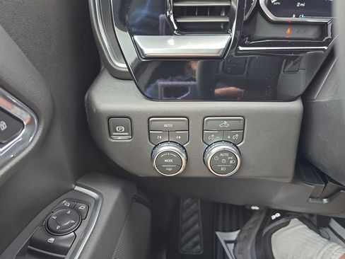 New 2026 GMC Sierra 1500 Elevation image 18