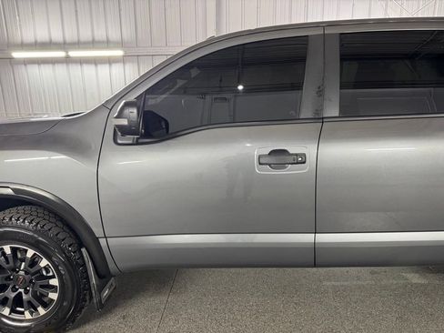 Used 2020 Nissan Titan PRO-4X w/ Pro-4x Convenience Package AWD/4WD image 17
