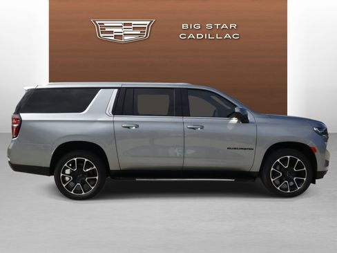 Used 2024 Chevrolet Suburban LT RWD image 6