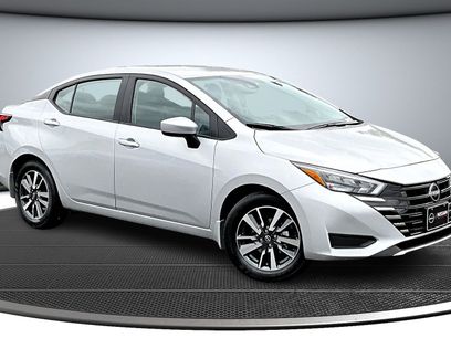 New 2025 Nissan Versa SV w/ Trunk Package