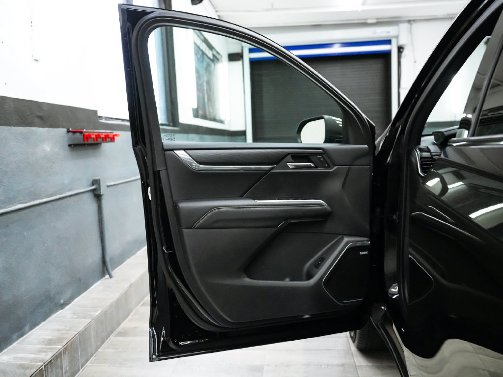 Used 2025 GMC Acadia Elevation w/ Black Edition FWD image 10