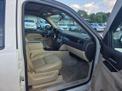 Used 2012 GMC Yukon XL Denali RWD image 13