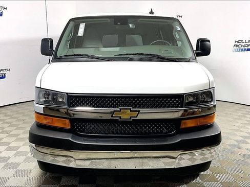Used 2025 Chevrolet Express 3500 LT w/ LT Preferred Equipment Group RWD image 2
