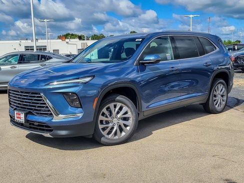 New 2026 Buick Enclave Preferred image 2