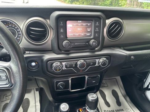 Used 2020 Jeep Wrangler Sport AWD/4WD image 12