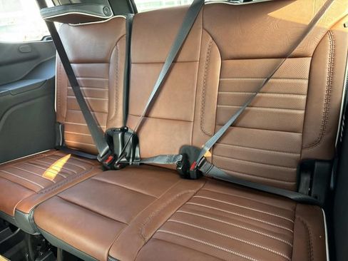 Used 2024 GMC Yukon Denali Ultimate AWD/4WD image 17