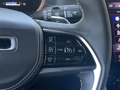 Used 2023 Jeep Grand Cherokee L Overland RWD image 19