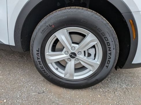 New 2026 Kia Sorento LX FWD image 11