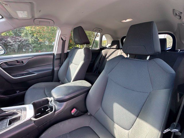 Used 2023 Toyota RAV4 LE AWD/4WD image 12
