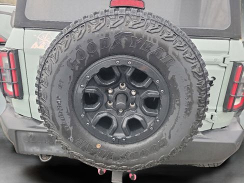 Used 2023 Ford Bronco Wildtrak image 19