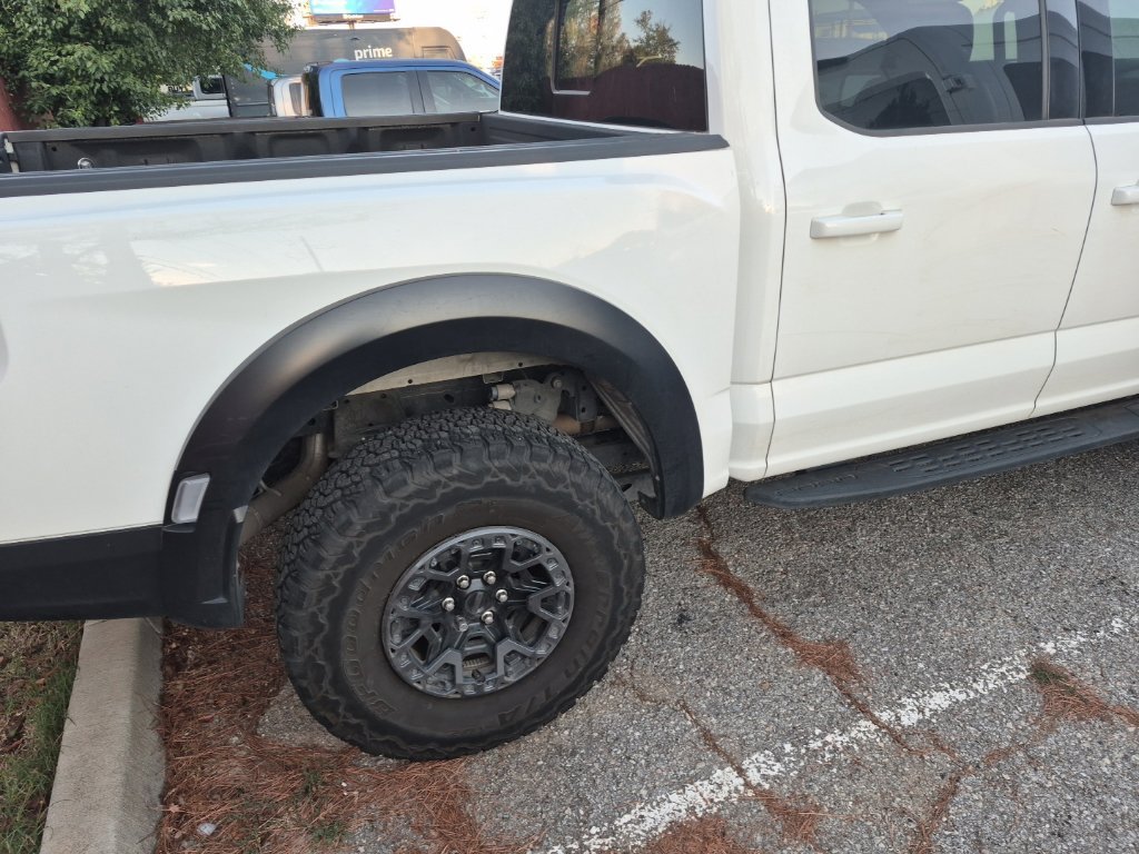 Certified 2025 Ford F150 Raptor w/ Equipment Group 803A Raptor R AWD/4WD image 21