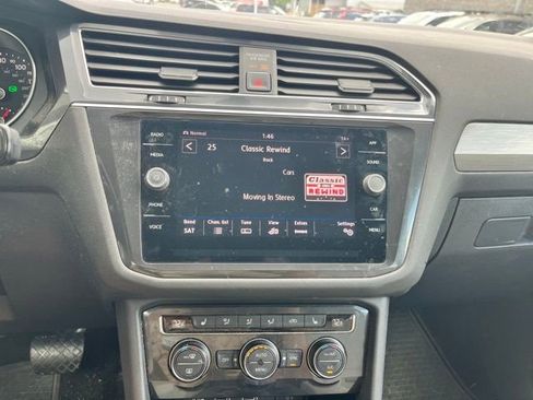 Used 2018 Volkswagen Tiguan SE w/ 18" Alloy Wheels Package AWD/4WD image 18