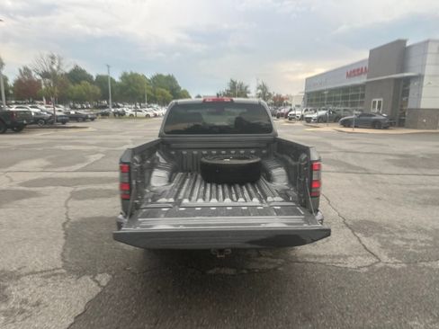 Used 2023 Nissan Frontier SV w/ Midnight Edition Package AWD/4WD image 9