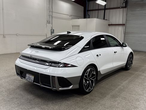 Used 2023 Hyundai Ioniq 6 SEL image 17