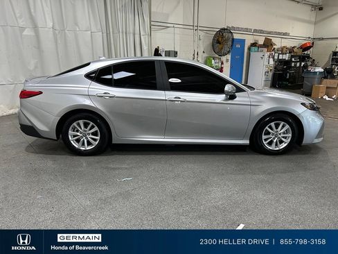 Used 2025 Toyota Camry LE w/ Convenience Package FWD image 9