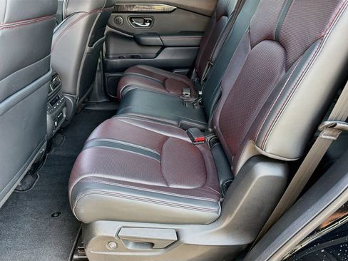 Used 2025 Honda Pilot Black Edition image 26