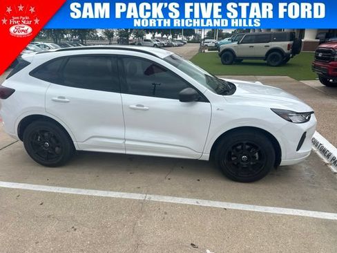 Used 2023 Ford Escape ST-Line w/ Tech Pack #1 AWD/4WD image 4