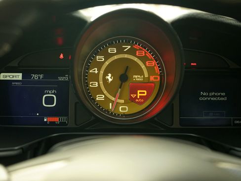 Used 2019 Ferrari Portofino image 14