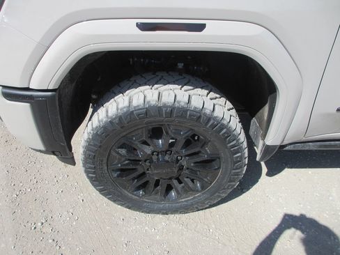 New 2026 GMC Sierra 2500 AT4 w/ AT4 Premium Plus Package AWD/4WD image 13