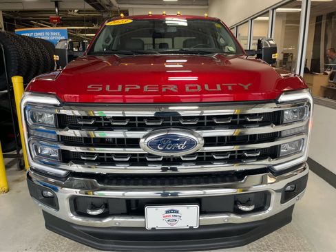 Used 2023 Ford F350 Lariat w/ Lariat Ultimate Package image 3