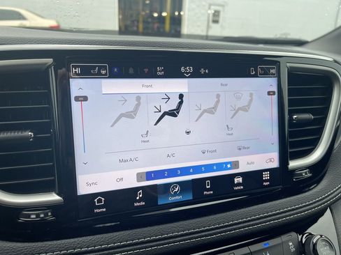 New 2026 Chrysler Pacifica Select FWD image 9