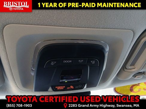 Used 2025 Toyota Corolla LE image 23