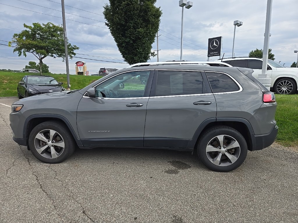 Used 2019 Jeep Cherokee Limited AWD/4WD image 10
