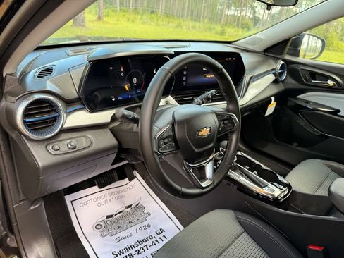 New 2026 Chevrolet Trax LT w/ Driver Confidence Package FWD image 13
