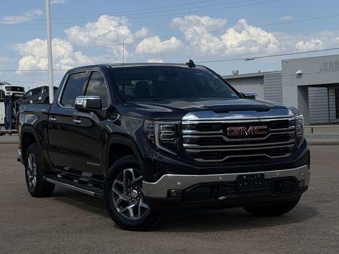 Used 2025 GMC Sierra 1500 SLT AWD/4WD image 2
