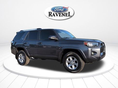 Used 2019 Toyota 4Runner SR5 Premium AWD/4WD image 2
