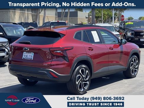 Used 2025 Chevrolet Trax RS w/ Sunroof Package FWD image 6