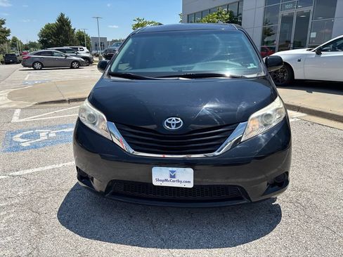 Used 2017 Toyota Sienna LE FWD image 10