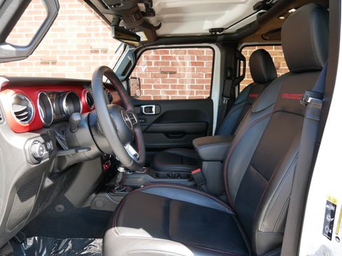Used 2023 Jeep Gladiator Rubicon w/ Cold Weather Group AWD/4WD image 6