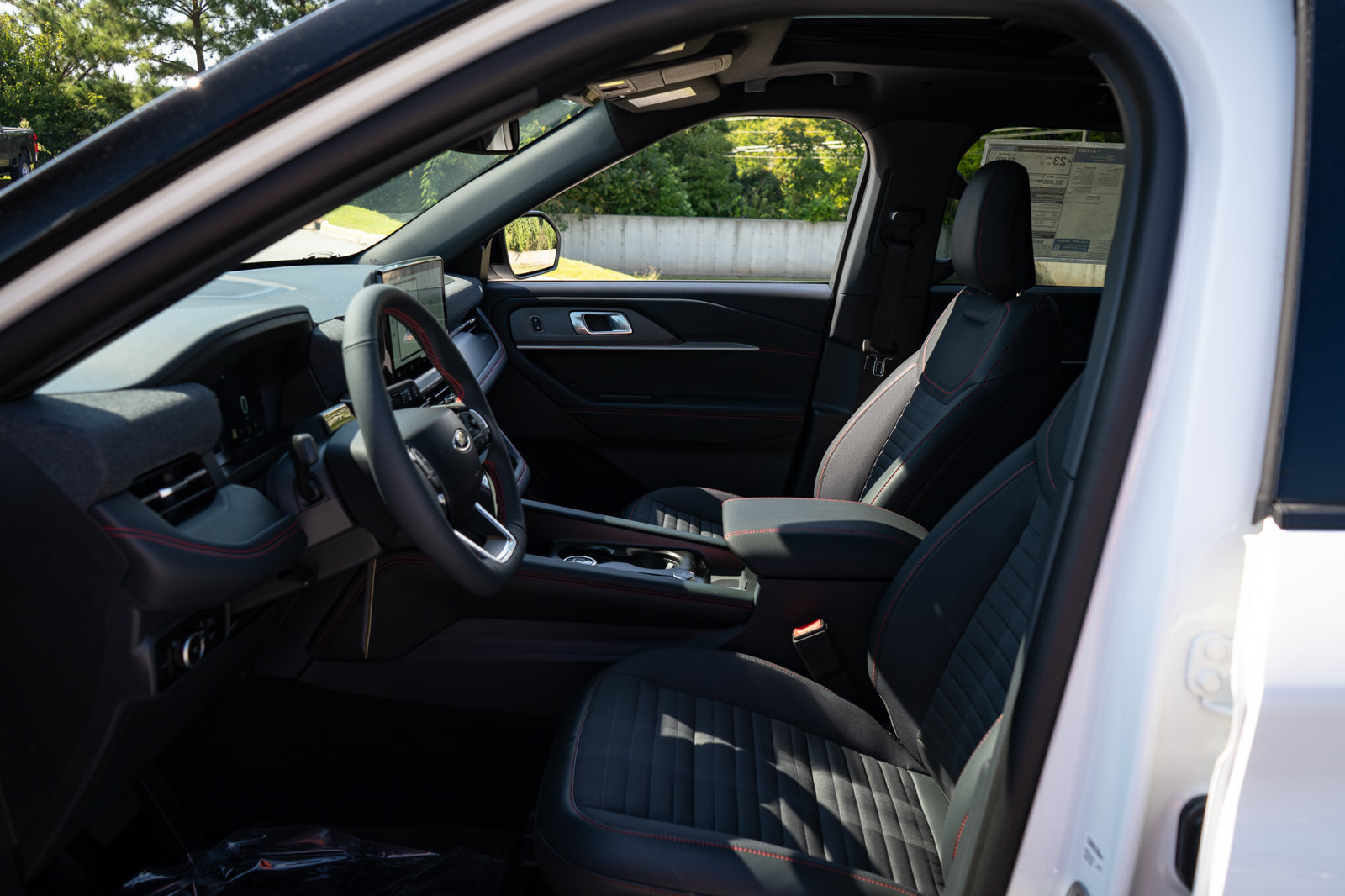 New 2027 Ford Explorer ST-Line w/ Premium Package AWD/4WD image 14