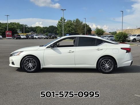 Used 2021 Nissan Altima 2.5 SR w/ SR Premium Package FWD image 2